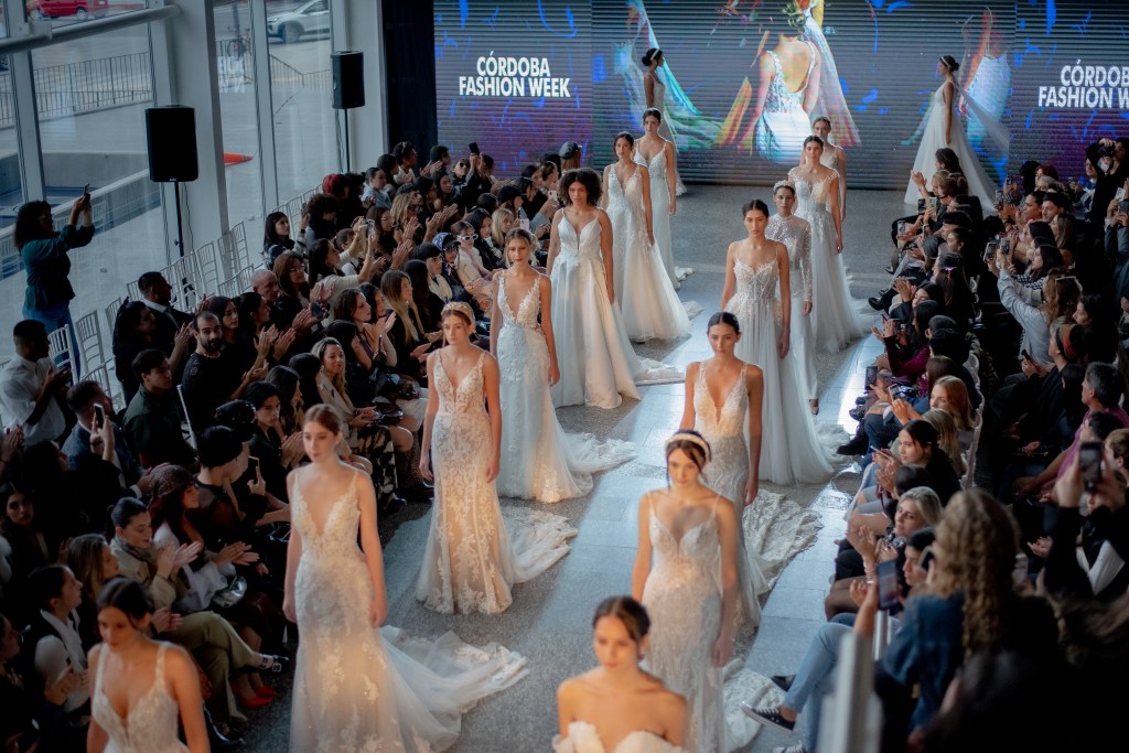 Moda, tendencias, diseño artesanal e innovación en el primer día de Córdoba Fashion&nbsp;Week